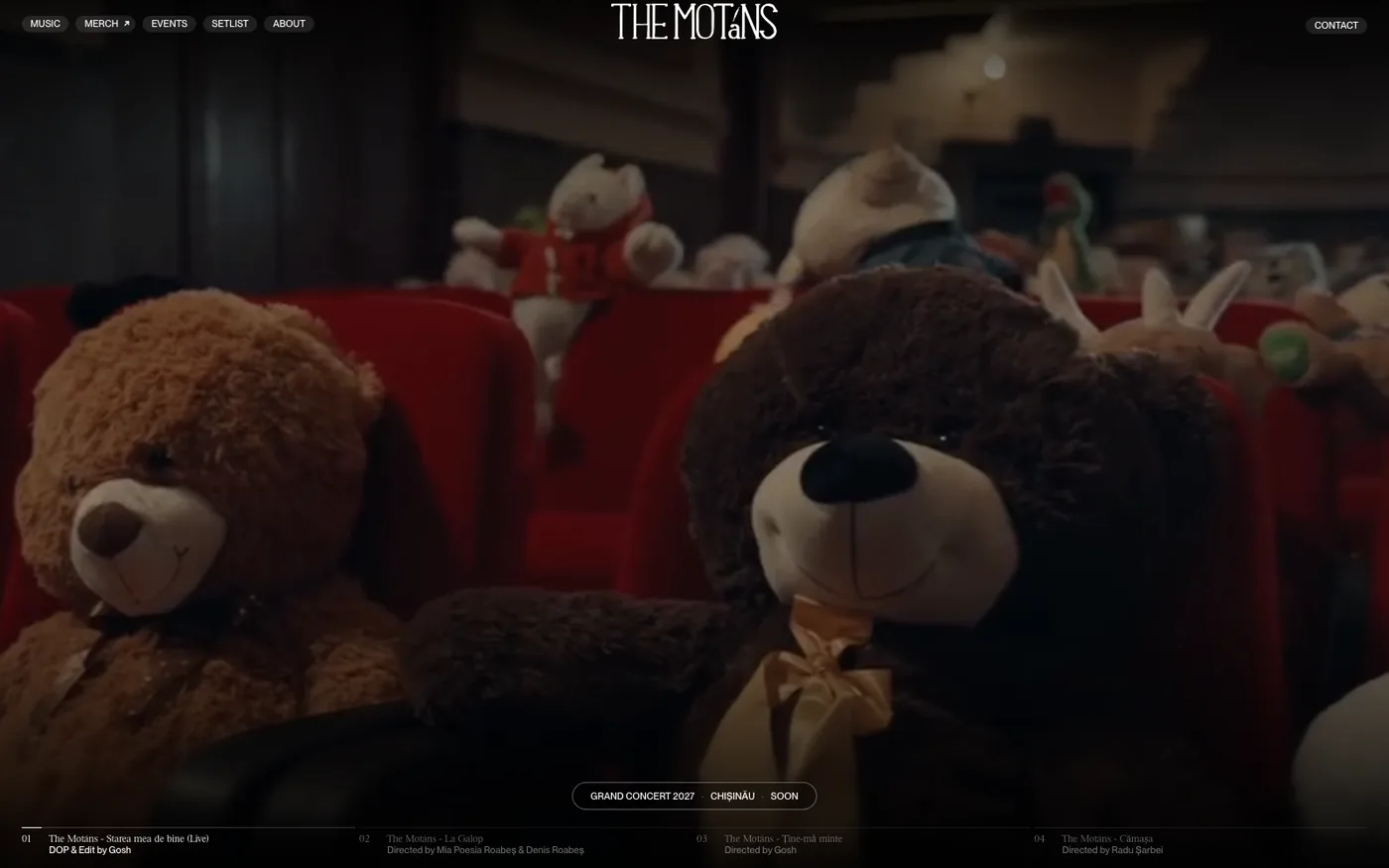Prima pagină themotans.com, cu video pe tot ecranul